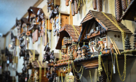 Why Black Forest Cuckoo Clock is Your Ideal Gift